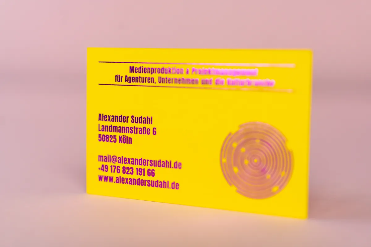 Visitenkarte in Magenta und Gelb – Ansicht 4